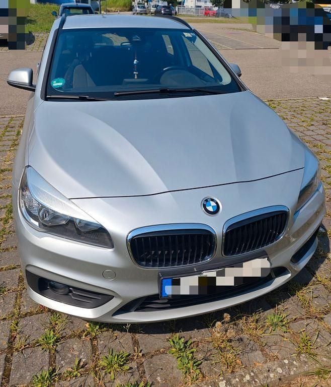 Silber Gebraucht 2017 BMW 218 Active Tourer Advantage Van / Kleinbus | 14.100 € (Fairer Preis) - Bild 1/4