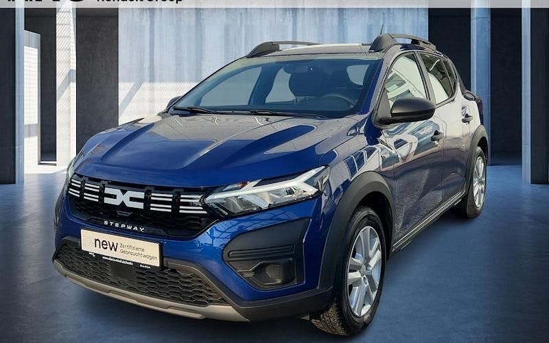 Gebraucht Dacia Sandero Essentiel 91 PS (66 kW) 2024 Blau Limousine