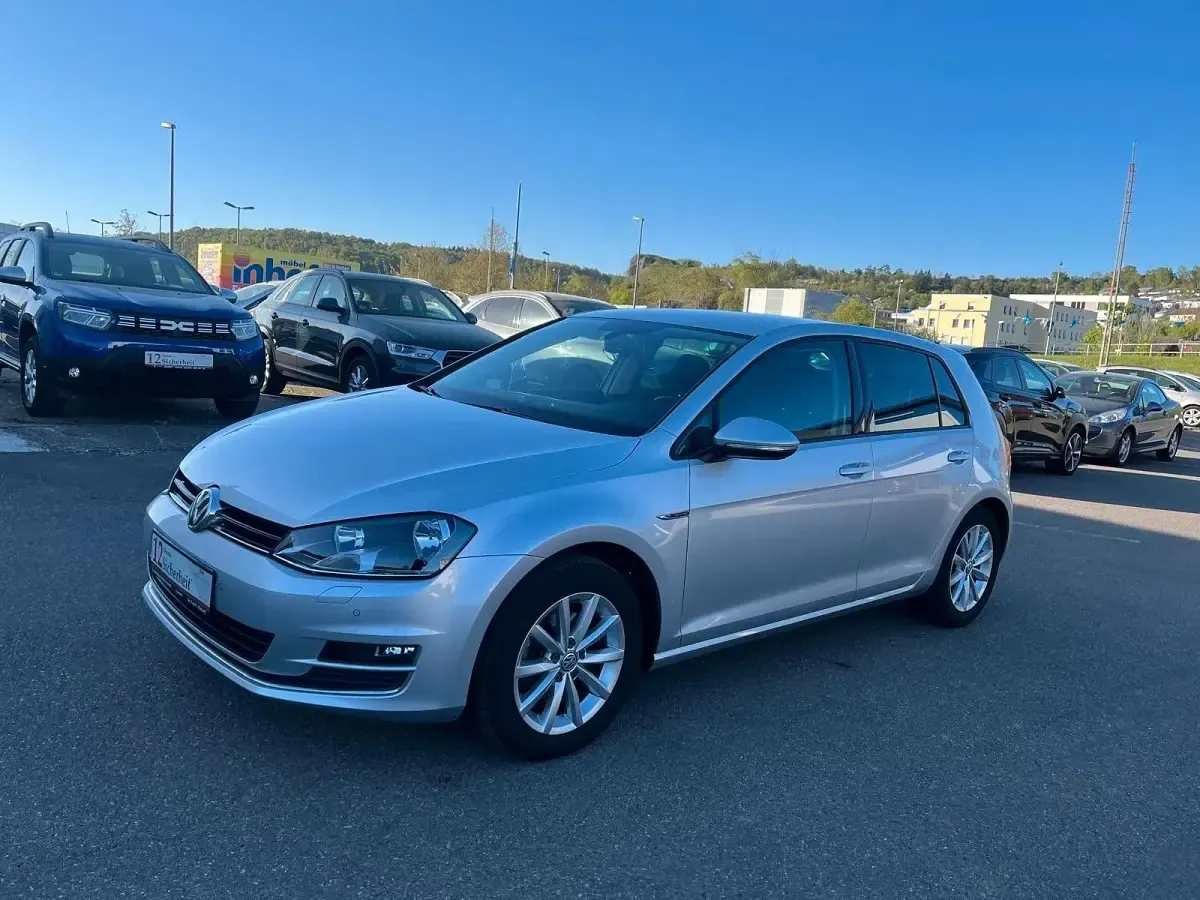Gebraucht VW Golf VII LOUNGE 125 PS (91 kW) 2015 Silber Limousine