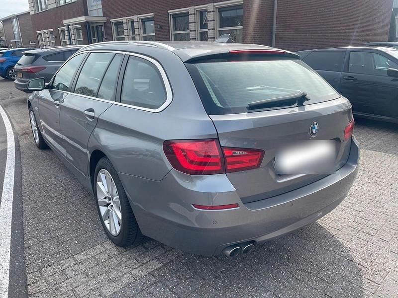 Gebraucht BMW 520 Executive 184 PS (135 kW) 2012 Grau Kombi