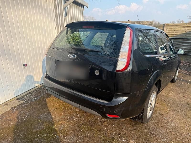 Gebraucht Ford Focus 125 PS (91 kW) 2010 Schwarz Kombi