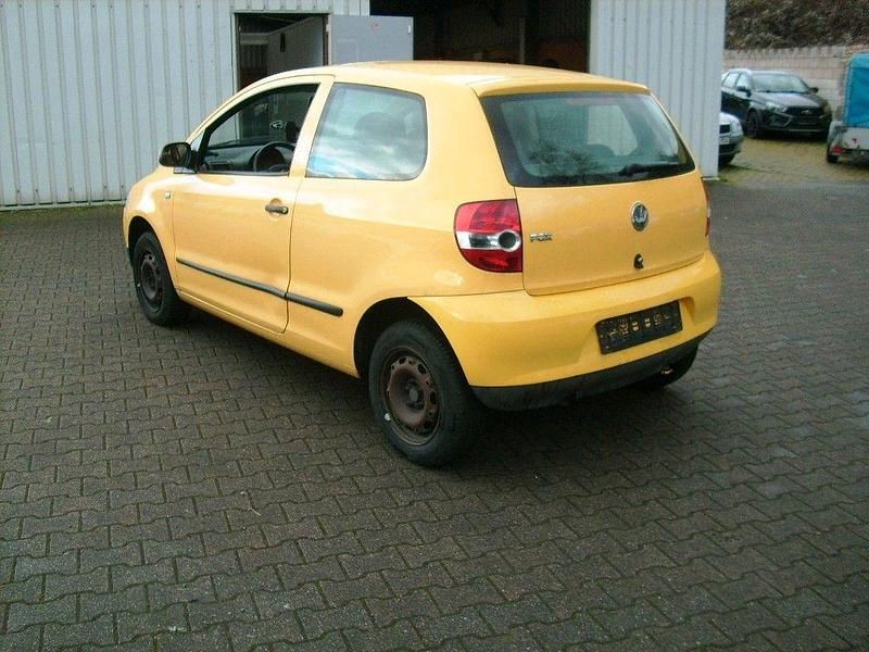 Gebraucht VW Fox 54 PS (39 kW) 2006 Gelb Kleinwagen