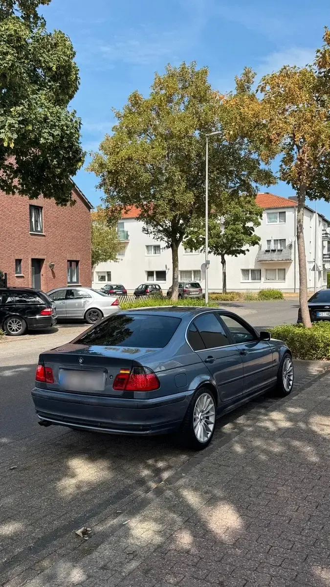Gebraucht BMW 320 170 PS (125 kW) 2001 Andere farben Limousine