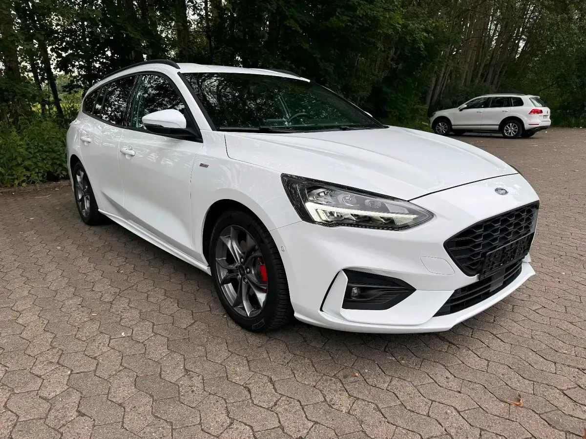Gebraucht Ford Focus ST-Line 150 PS (110 kW) 2018 Weiß Kombi