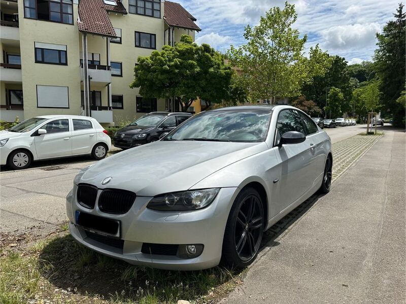 Silber Gebraucht 2007 BMW 325 Sport Line Coupé | 10.900 € (Fairer Preis) - Bild 1/4