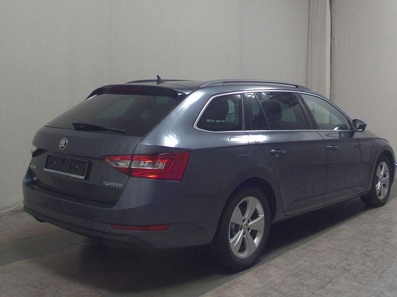 Gebraucht Skoda Superb Ambition 150 PS (110 kW) 2019 Grau Kombi