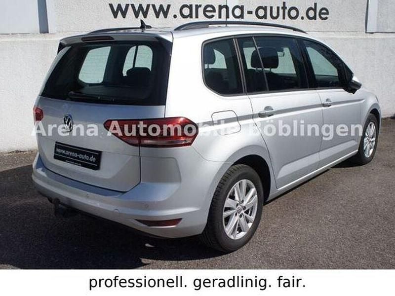 Gebraucht VW Touran 116 PS (85 kW) 2019 Reflexsilber metallic Van / Kleinbus