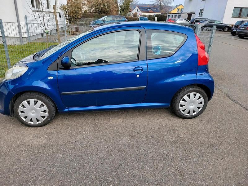Gebraucht Peugeot 107 68 PS (50 kW) 2005 Blau Kleinwagen