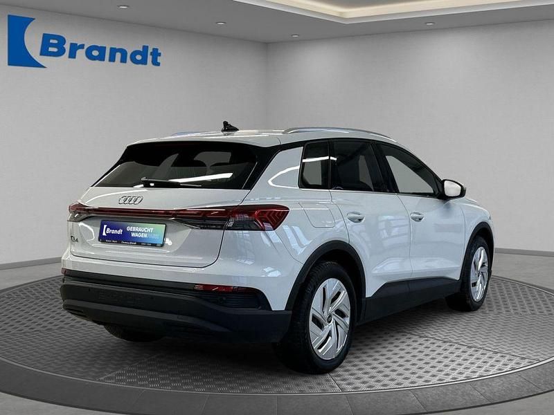 Gebraucht Audi e-tron 150 kW (204 PS) 2023 Gletscherweiß metallic (metallic) SUV