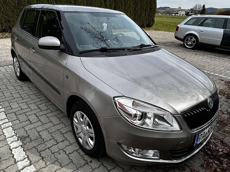 Gebraucht Skoda Fabia 75 PS (55 kW) 2010 Silber Kombi