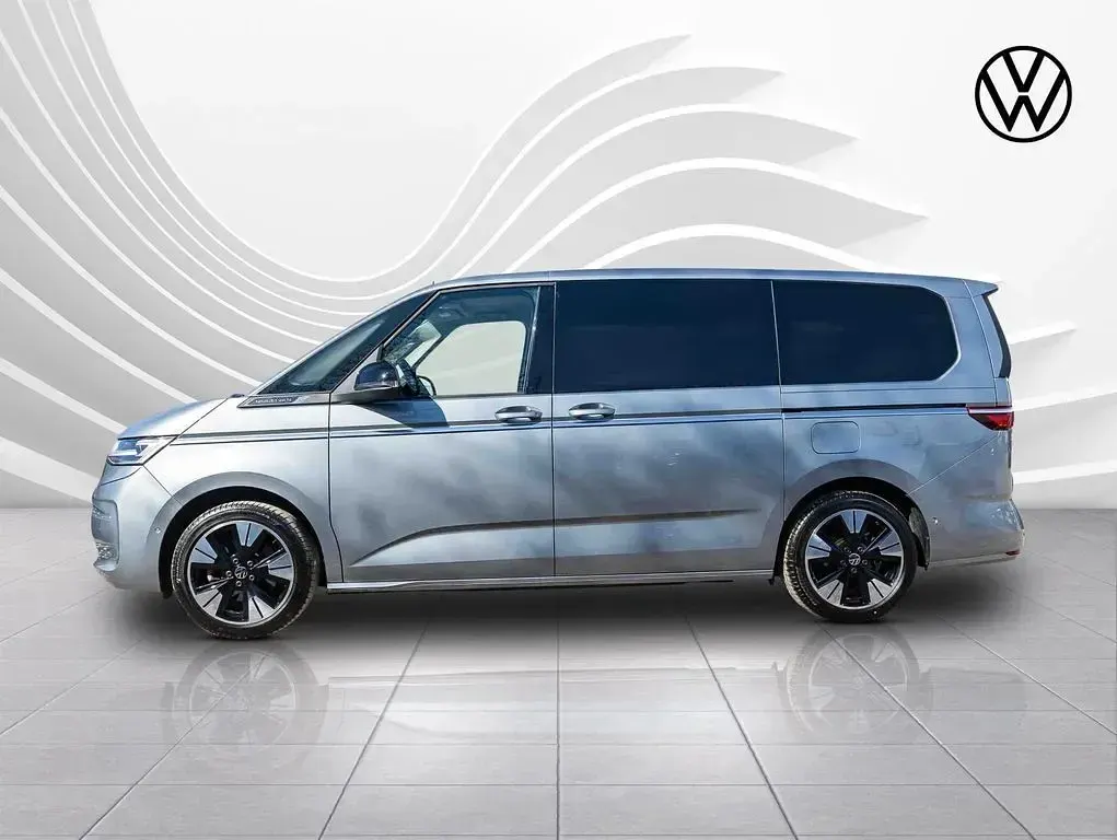 Gebraucht VW Multivan Style 218 PS (160 kW) 2023 Monosilber metallic Van / Kleinbus