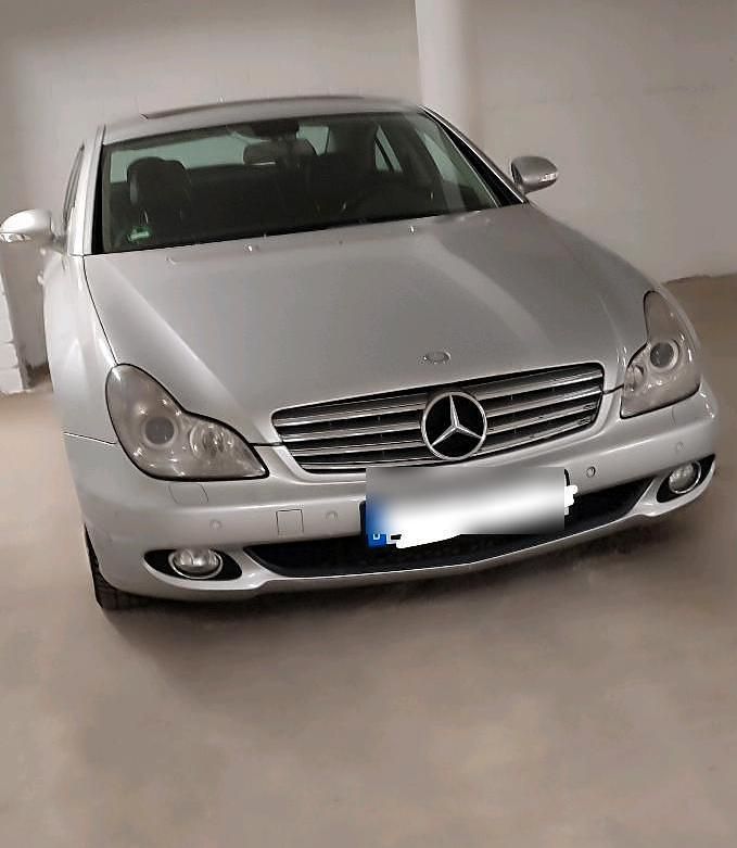 Silber Gebraucht 2006 Mercedes CLS320 Limousine | 7.499 € (Fairer Preis) - Bild 1/4