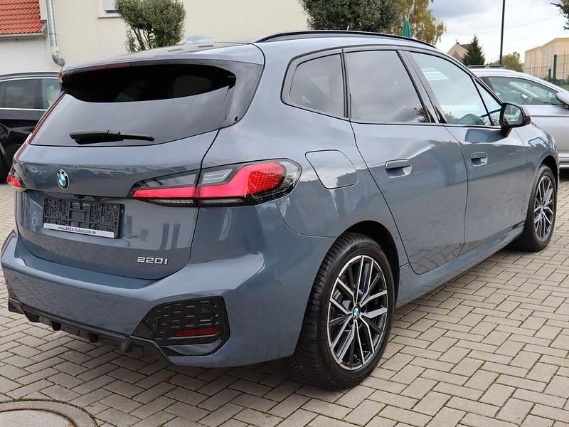 Gebraucht BMW 220 Active Tourer M Sport 156 PS (114 kW) 2023 Grau Van / Kleinbus