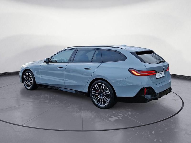 Neu BMW 520 197 PS (144 kW) 2026 Grau Kombi