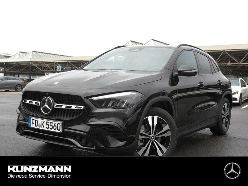 Unilack nachtschwarz Gebraucht 2025 Mercedes GLA220 Progressive SUV | 46.280 € (Etwas zu teuer) - Bild 1/4