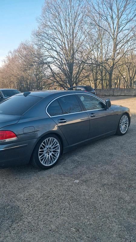 Gebraucht BMW 730 231 PS (169 kW) 2008 Grau Limousine