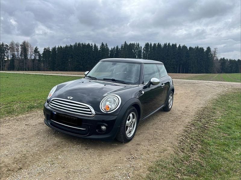 Gebraucht Mini Cooper D 111 PS (81 kW) 2011 Schwarz Kleinwagen