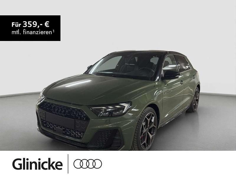 Neu Audi A1 S-Line 207 PS (152 kW) 2025 Distriktgrün metallic Limousine