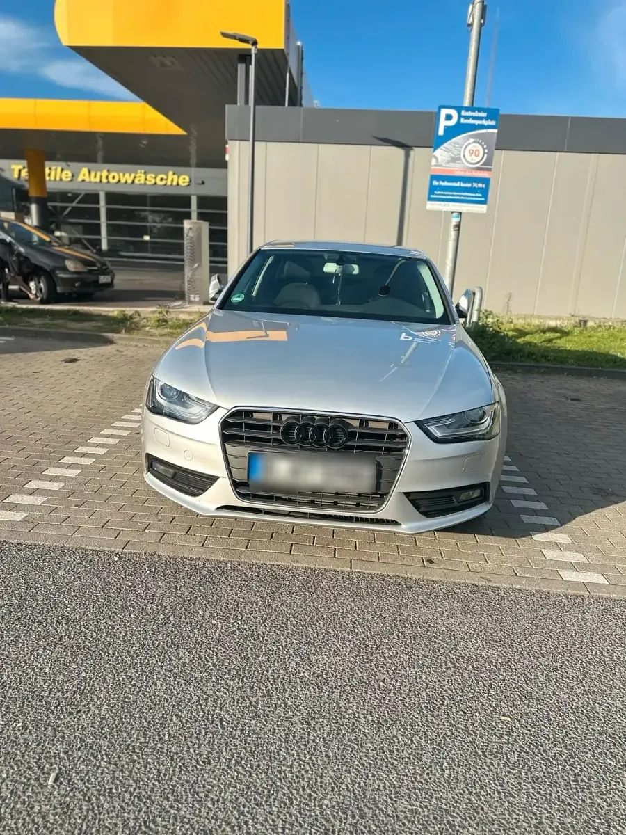 Gebraucht Audi A4 170 PS (125 kW) 2012 Silber Limousine