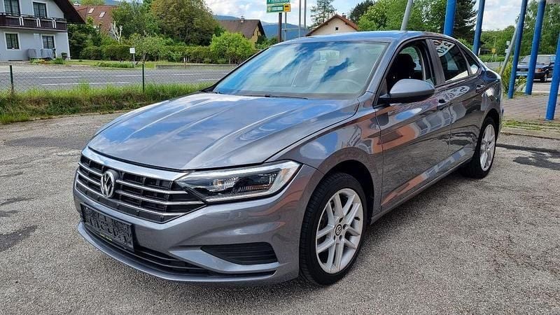 Grau Gebraucht 2019 VW Jetta Limousine | 14.990 € - Bild 1/4