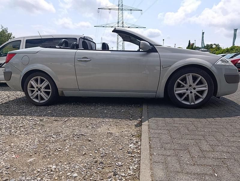 Gebraucht Renault Mégane II 135 PS (99 kW) 2005 Silber Cabrio