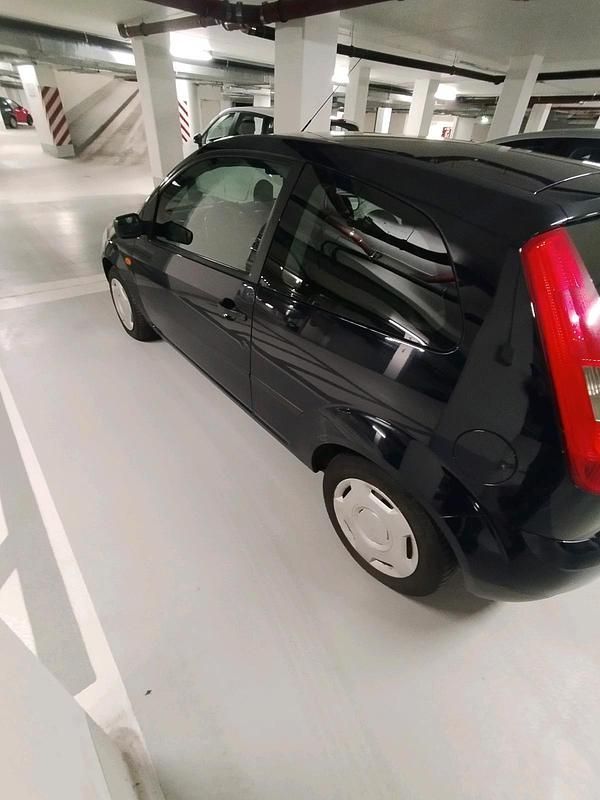 Gebraucht Ford Fiesta 60 PS (44 kW) 2004 Blau Kleinwagen