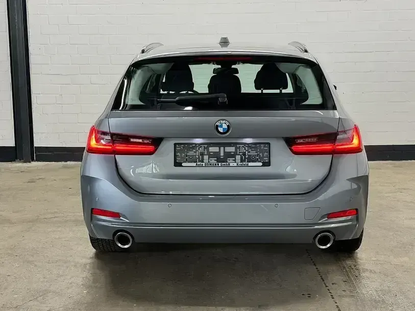 Gebraucht BMW 320 Shadowline 190 PS (139 kW) 2024 Skyscraper grau metallic Kombi
