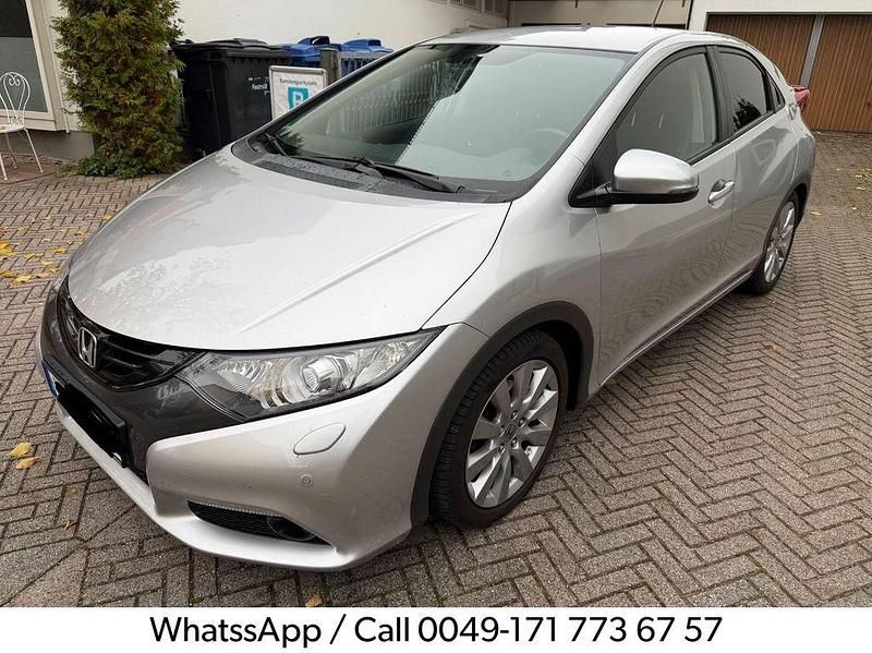 Silber Gebraucht 2013 Honda Civic Lifestyle Limousine | 9.900 € (Fairer Preis) - Bild 1/4