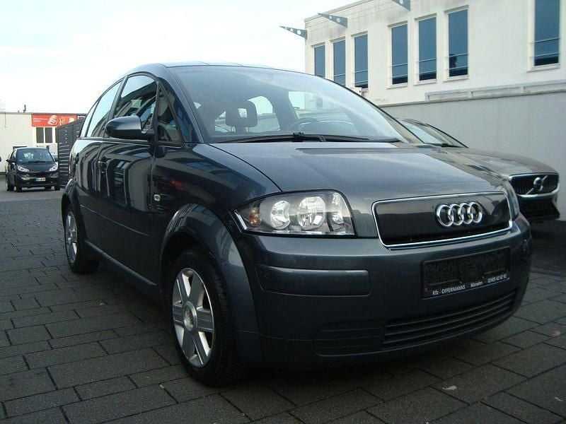 Grau Gebraucht 2003 Audi A2 Kleinwagen | 1.900 € (Guter Preis) - Bild 1/4
