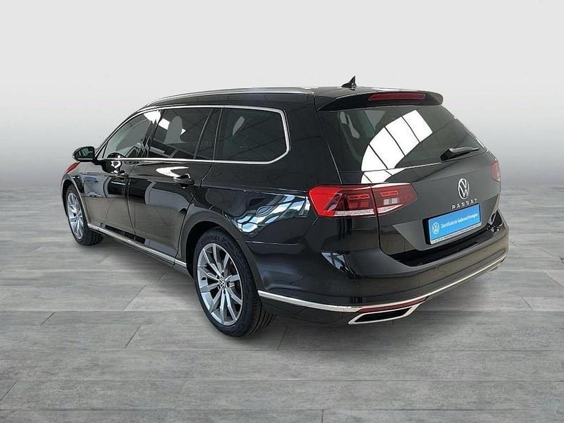 Gebraucht VW Passat Elegance 150 PS (110 kW) 2022 Deep black perleffekt Kombi