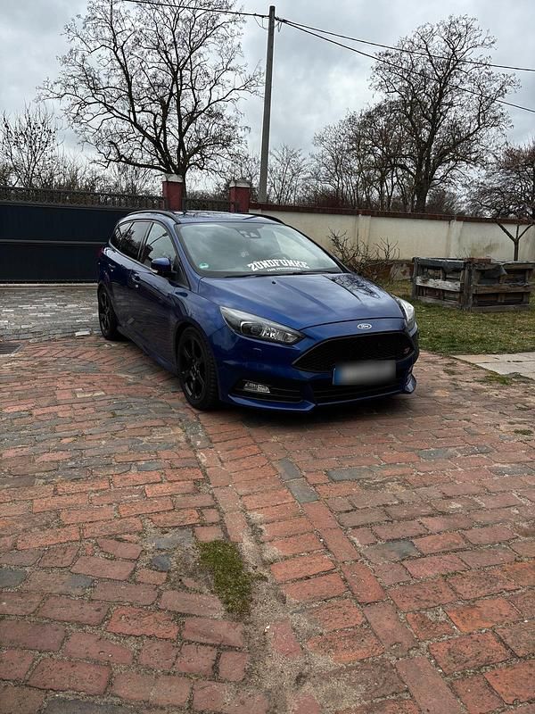 Gebraucht Ford Focus ST 250 PS (183 kW) 2017 Blau Kombi