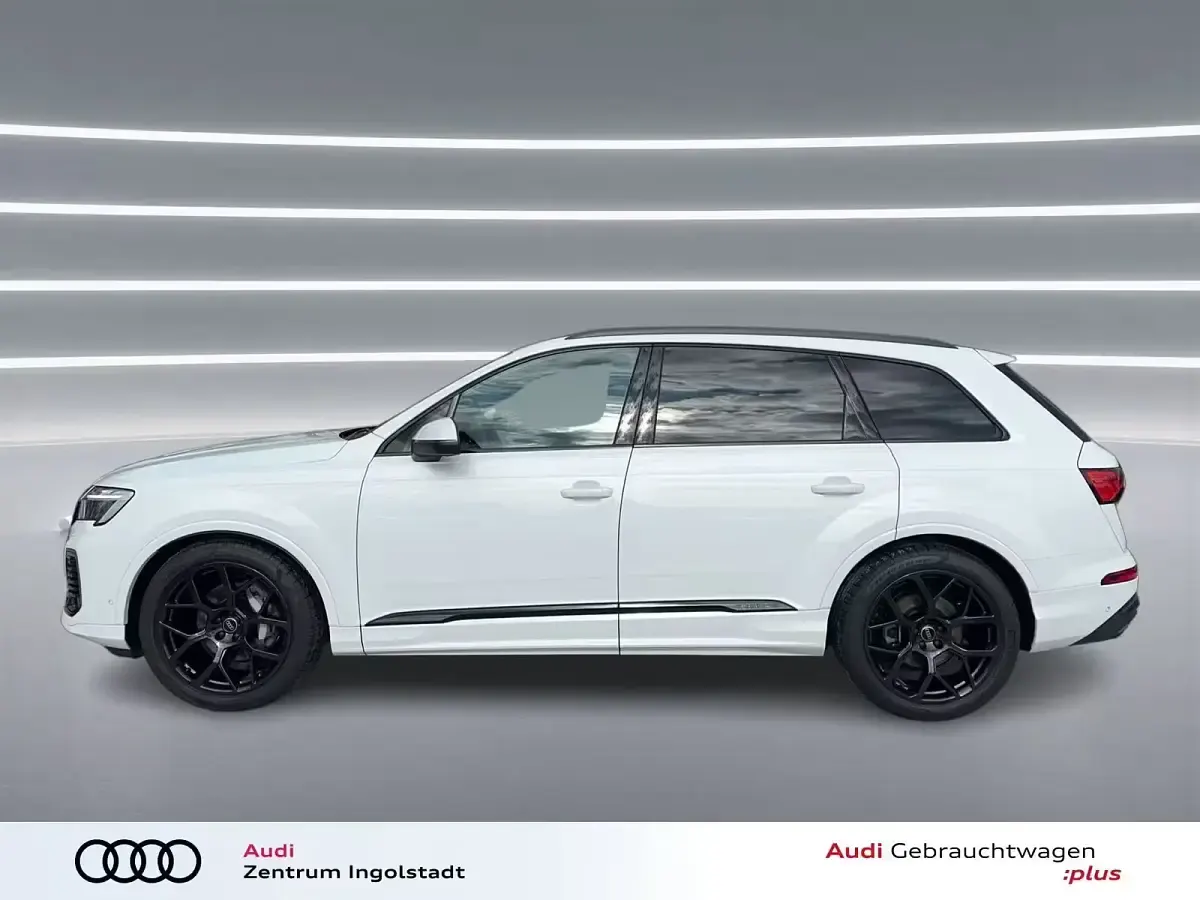 Używany Audi Q7 S-Line 286 KM (210 kW) 2025 Biały SUV