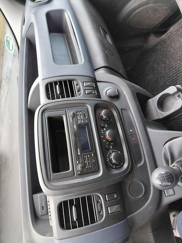 Gebraucht Opel Vivaro 120 PS (88 kW) 2014 Weiß Van / Kleinbus