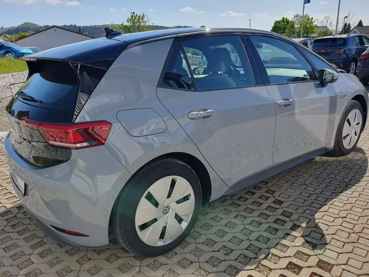Gebraucht VW ID.3 Pure 110 kW (150 PS) 2022 Mondsteingrau Kleinwagen
