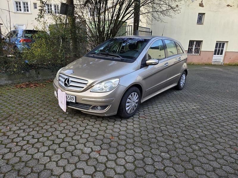 Gold Gebraucht 2005 Mercedes B170 Van / Kleinbus | 2.450 € (Guter Preis) - Bild 1/4