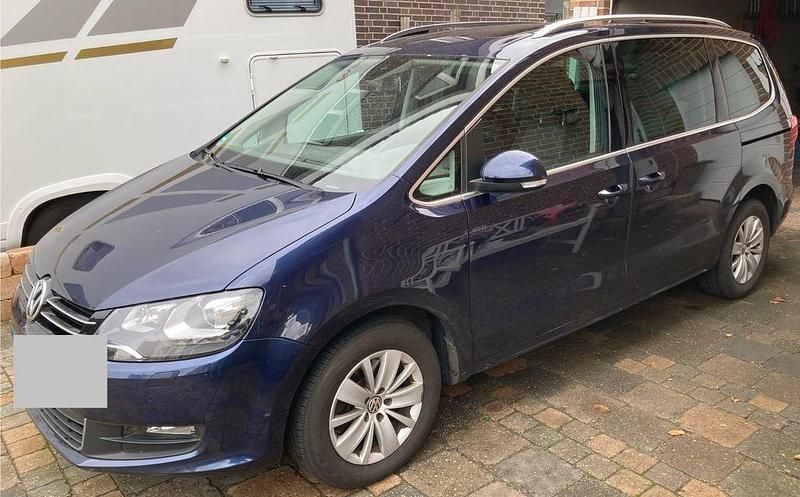 Blau Gebraucht 2015 VW Sharan Comfortline Van / Kleinbus | 11.400 € (Fairer Preis) - Bild 1/4