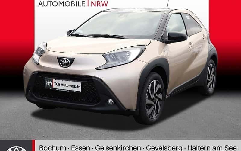Beige Gebraucht 2024 Toyota Aygo X Team SUV | 14.889 € (Guter Preis) - Bild 1/4