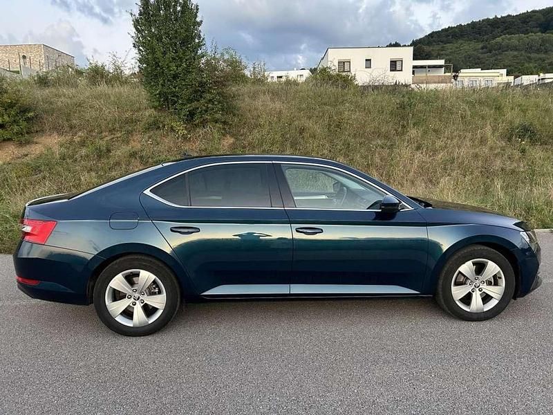 Gebraucht Skoda Superb Style 156 PS (114 kW) 2021 Blau Limousine