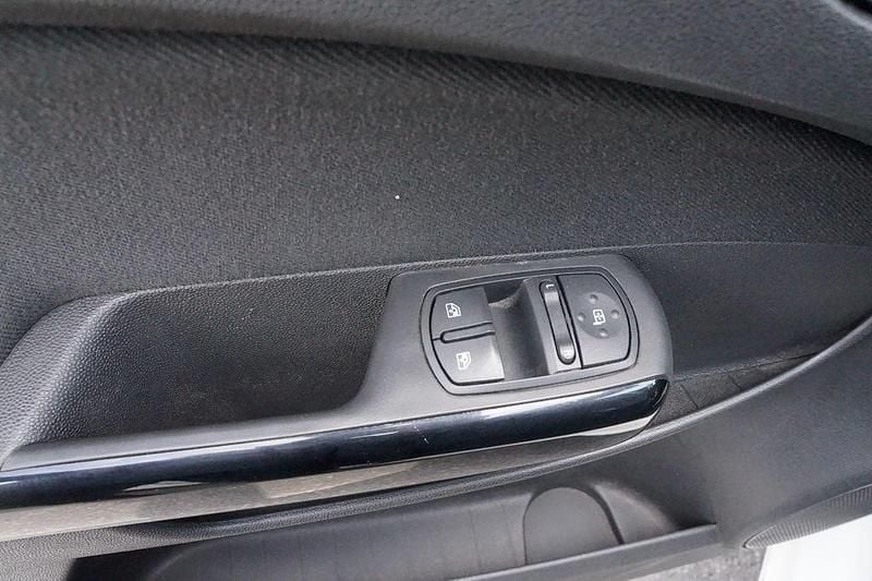 Gebraucht Opel Corsa 87 PS (63 kW) 2010 Weiß Kleinwagen