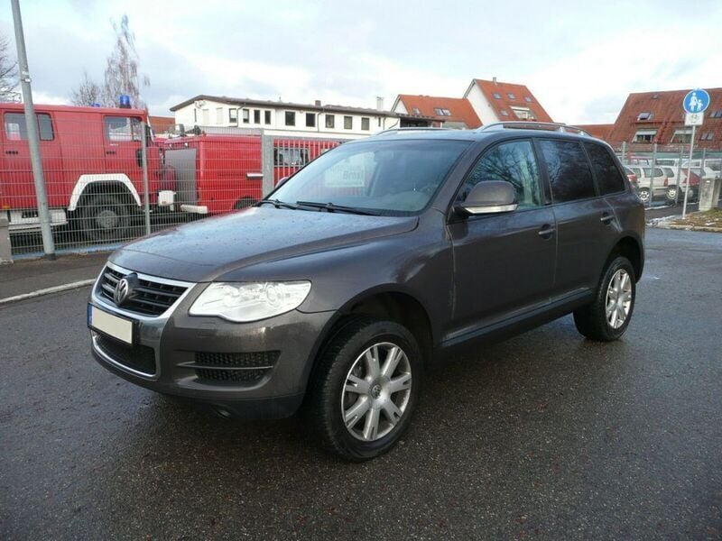 Grau metallic Gebraucht 2010 VW Touareg Edition SUV | 9.900 € (Superpreis) - Bild 1/4