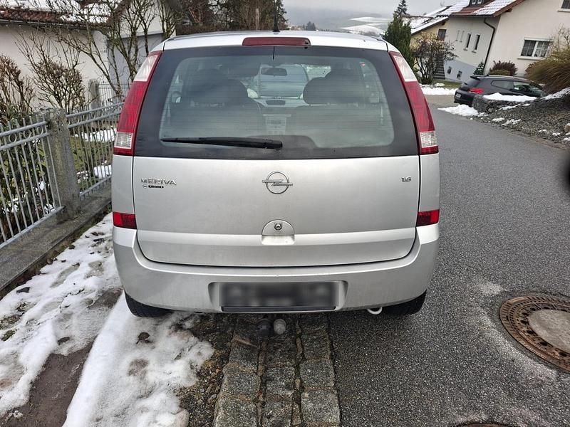 Silber Gebraucht 2005 Opel Meriva Van / Kleinbus | 400 € (Superpreis) - Bild 1/4