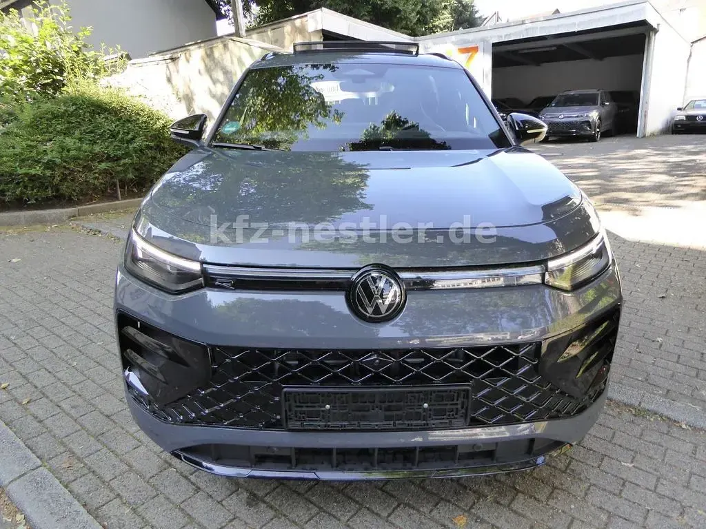 Gebraucht VW Tayron R-line 272 PS (200 kW) 2025 Grau SUV