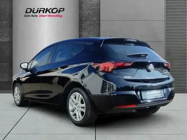 Używany Opel Astra Edition 110 KM (80 kW) 2022 Czarny Hatchback