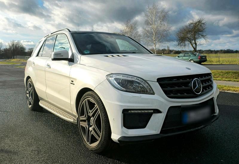 Weiß Gebraucht 2014 Mercedes ML63 AMG AMG SUV | 23.999 € (Guter Preis) - Bild 1/4