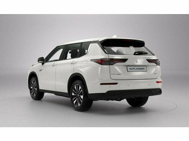 Gebraucht Mitsubishi Outlander P-HEV Basis 306 PS (225 kW) 2022 Weiß SUV