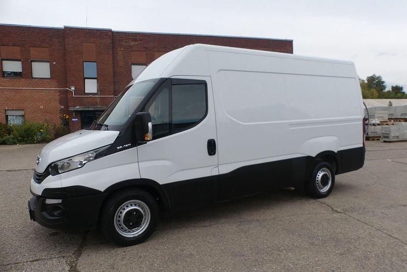 Weiß Gebraucht 2017 Iveco Daily Van / Kleinbus | 16.950 € (Fairer Preis) - Bild 1/4