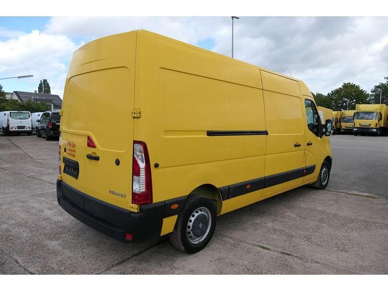 Usado Renault Master 131 HP (96 kW) 2017 Amarelo Van