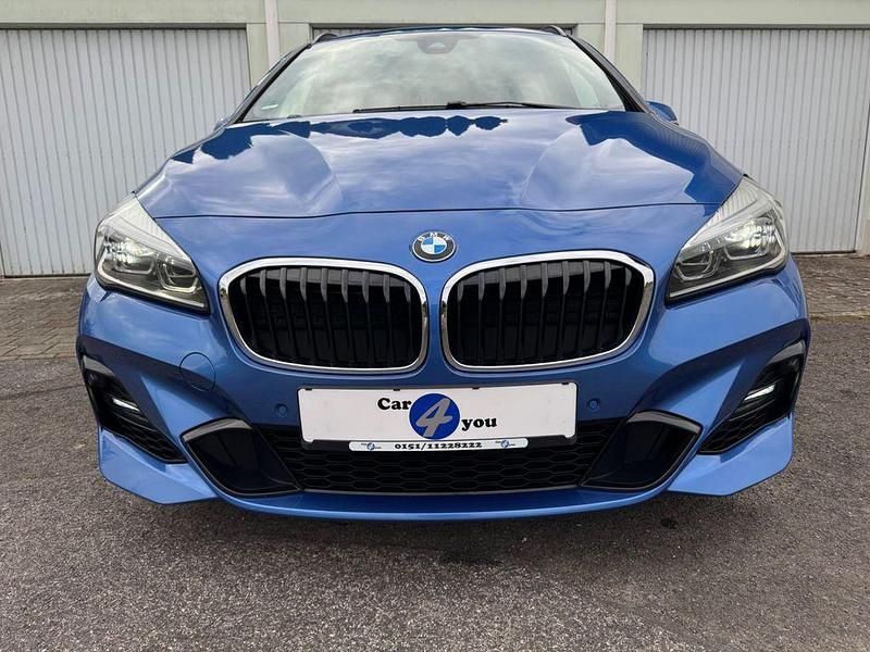 Blau Gebraucht 2020 BMW 218 Gran Tourer M Sport Van / Kleinbus | 17.690 € (Guter Preis) - Bild 1/4