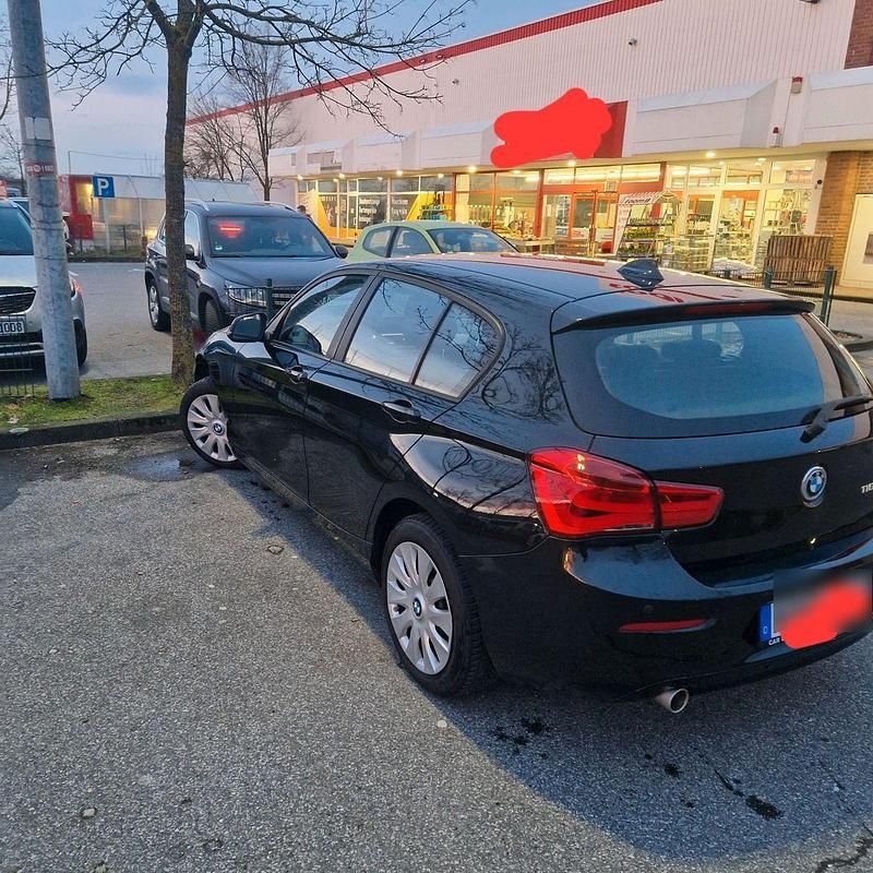 Schwarz Gebraucht 2018 BMW 118 Kleinwagen | 12.500 € (Guter Preis) - Bild 1/4