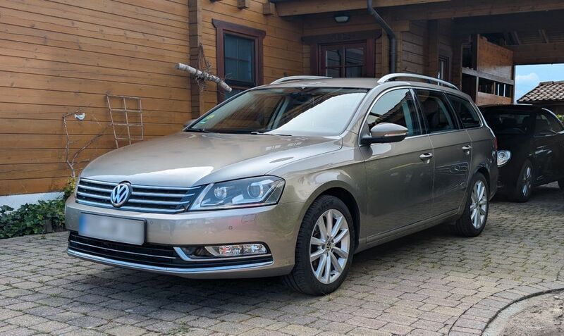 Braun Gebraucht 2013 VW Passat Highline Kombi | 10.800 € (Fairer Preis) - Bild 1/4
